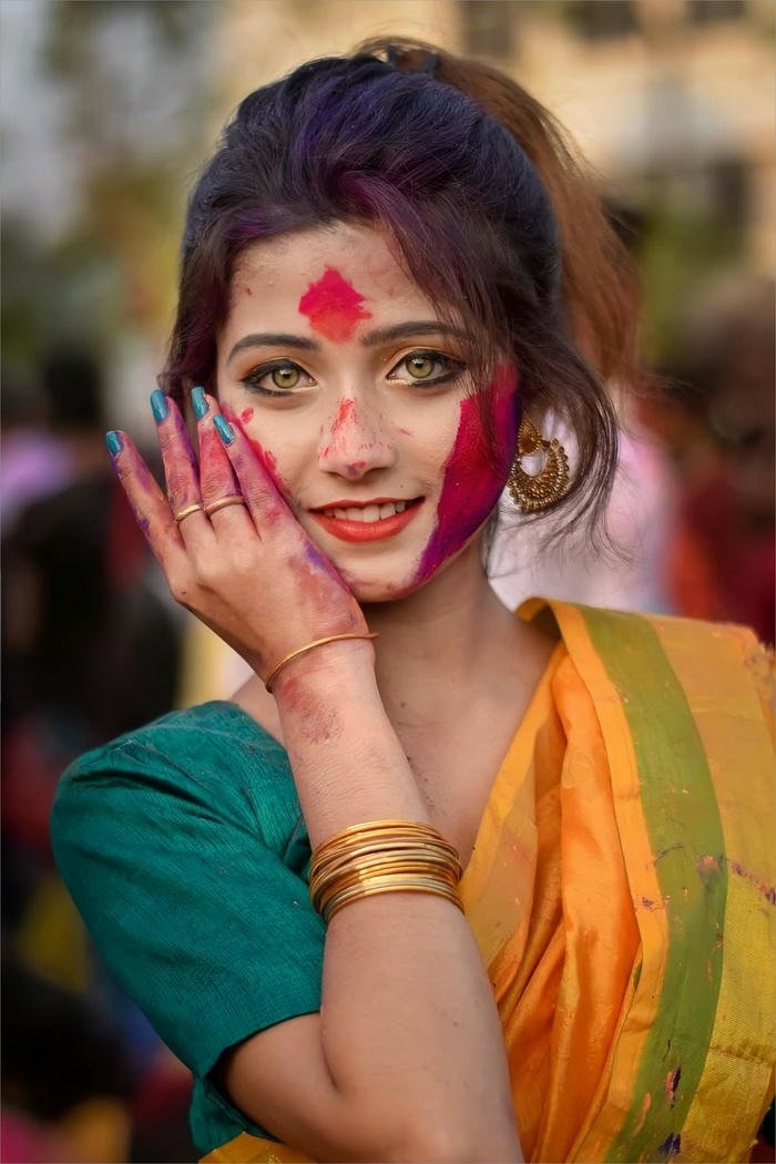 Alone girl looking dp