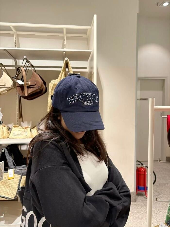 aethetic attractive instagram hidden face dp for girls