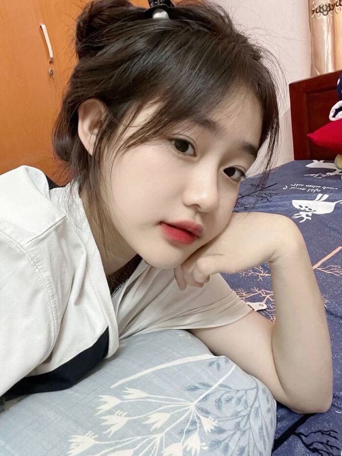 aethetic cute girl pic