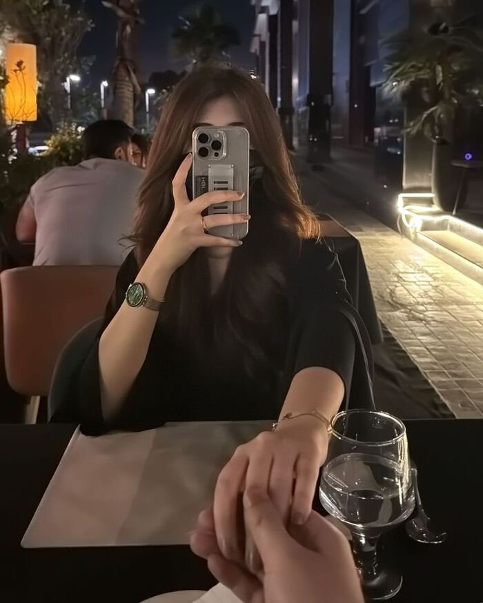 aethetics attractive instagram hidden face dp for girls hd