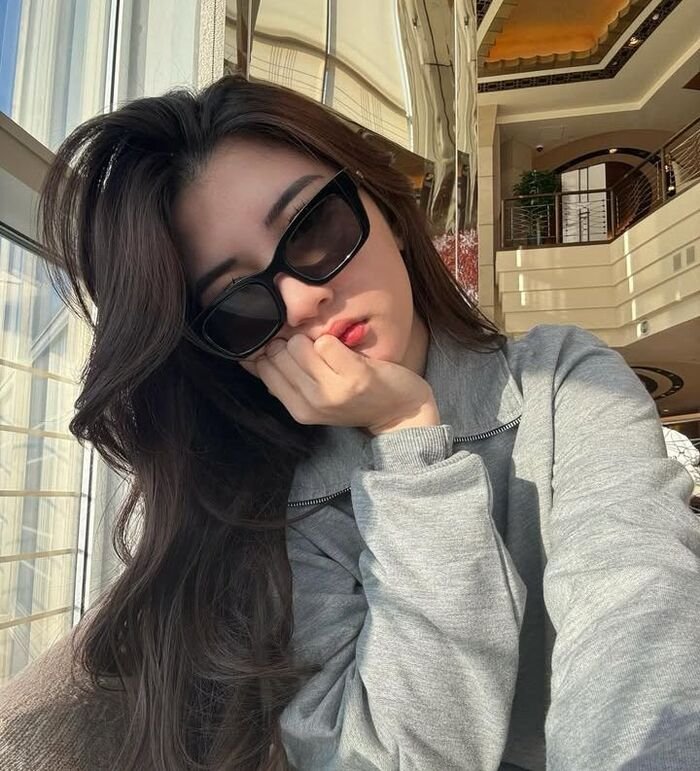 aethetics girl photo simple hd