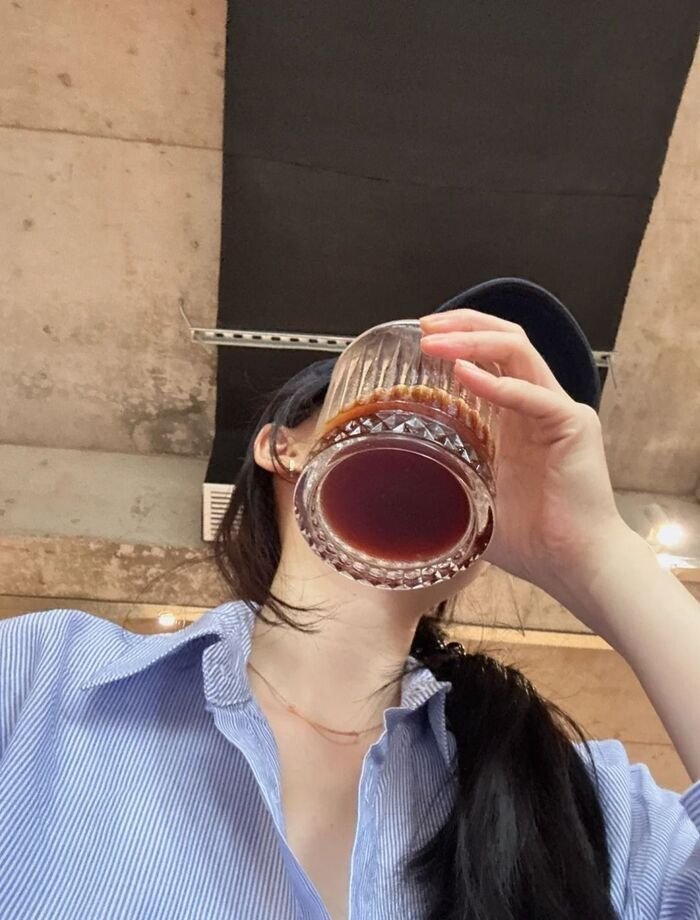 attractive instagram hidden face dp for girls aethetic