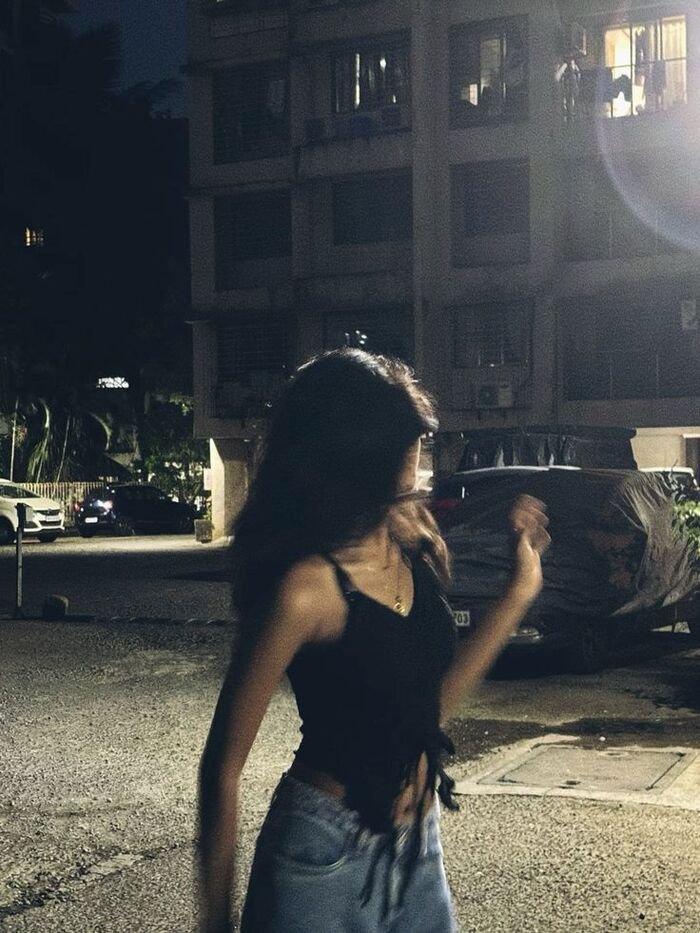 attractive instagram hidden face dp for girls aethetics hot