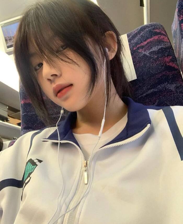 cute girl pic aethetic