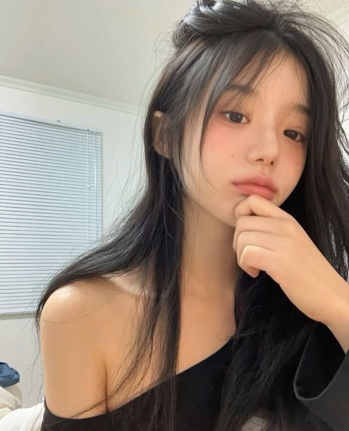 cute whatsapp dp girl aethetics