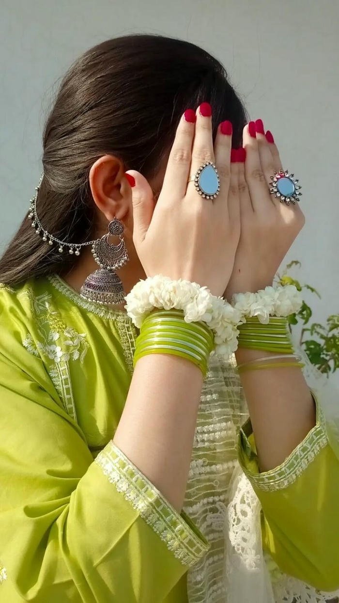 fashion girl hidden face dp