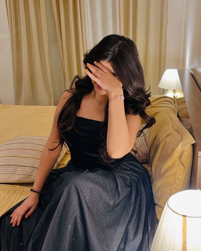 full hd attractive instagram hidden face dp for girls aethetic