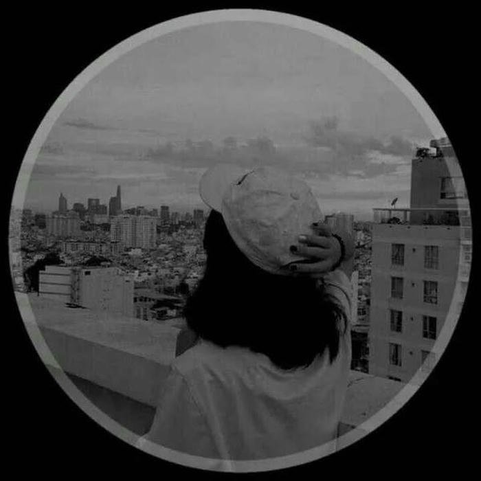 heartbroken sad girl dp