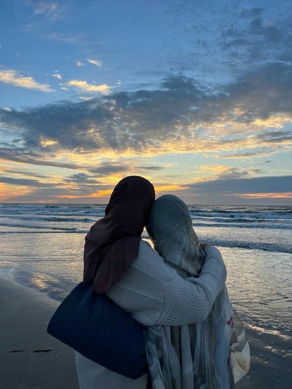 instagram girl best friend selfie