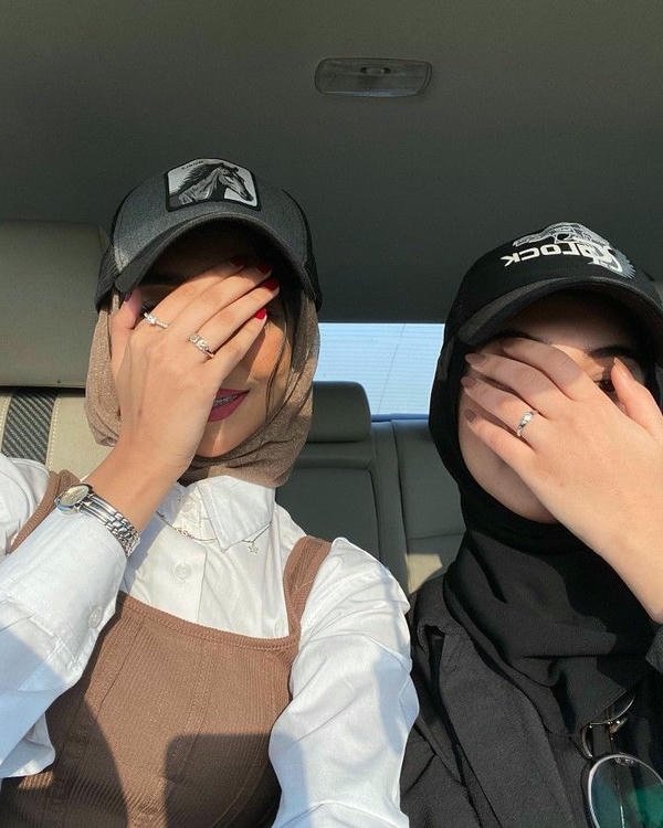 instagram girl bestie photo