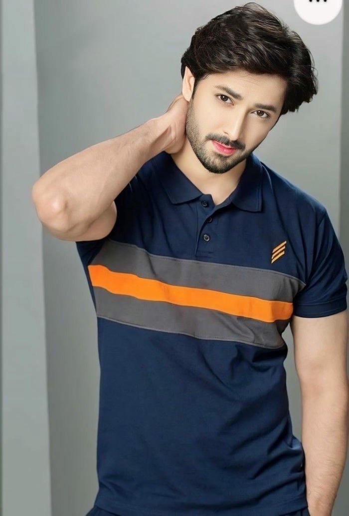 bold look single boy dp