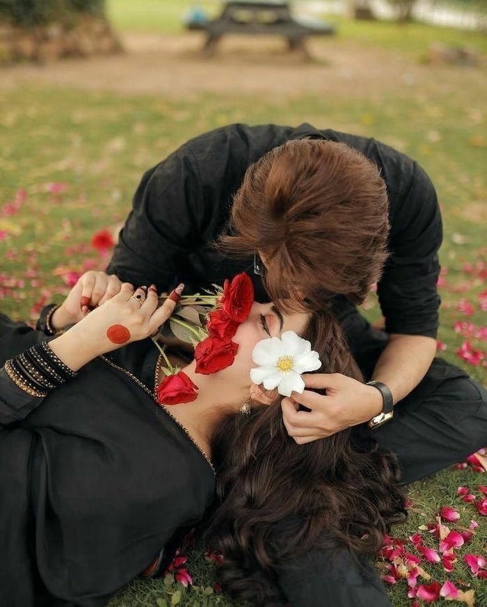 cool whatsapp dp for love status