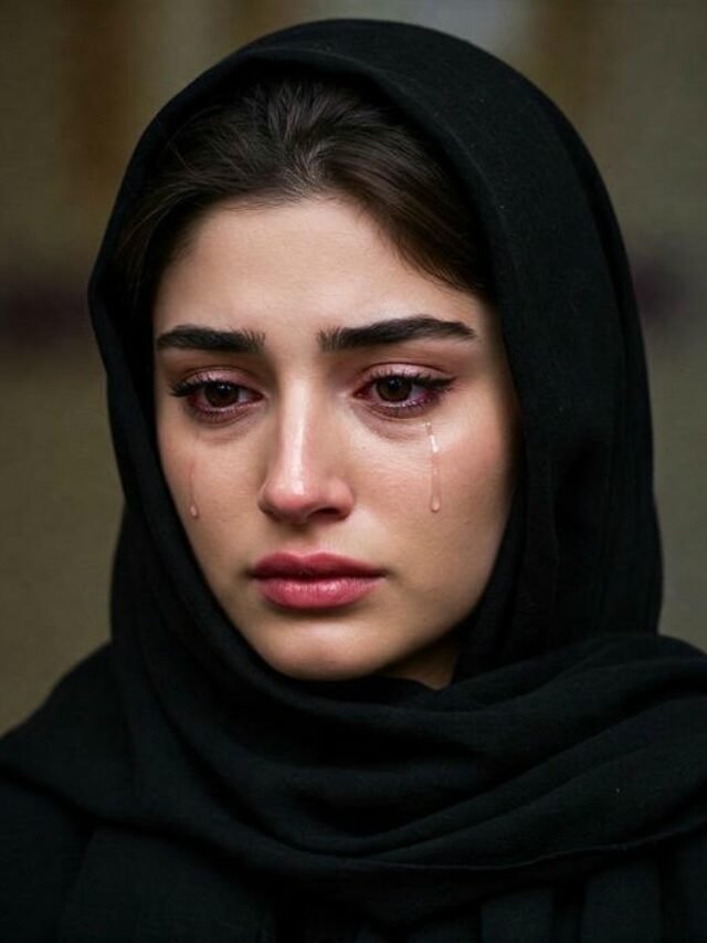 60+ Alone Sad Cry Girl DP Images Emotional Heartfelt Looks