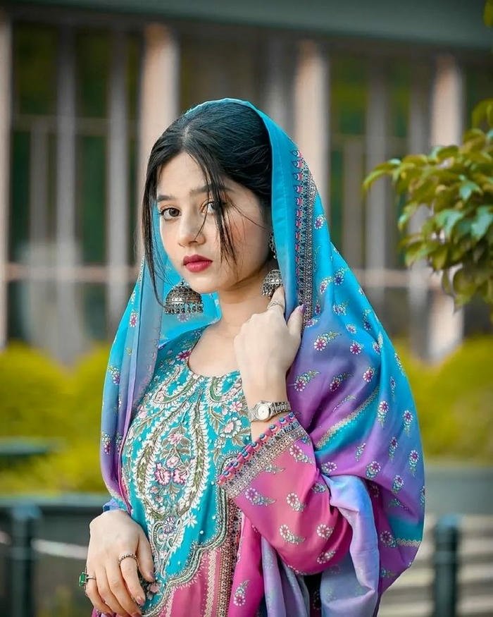 cute Indian girl pic
