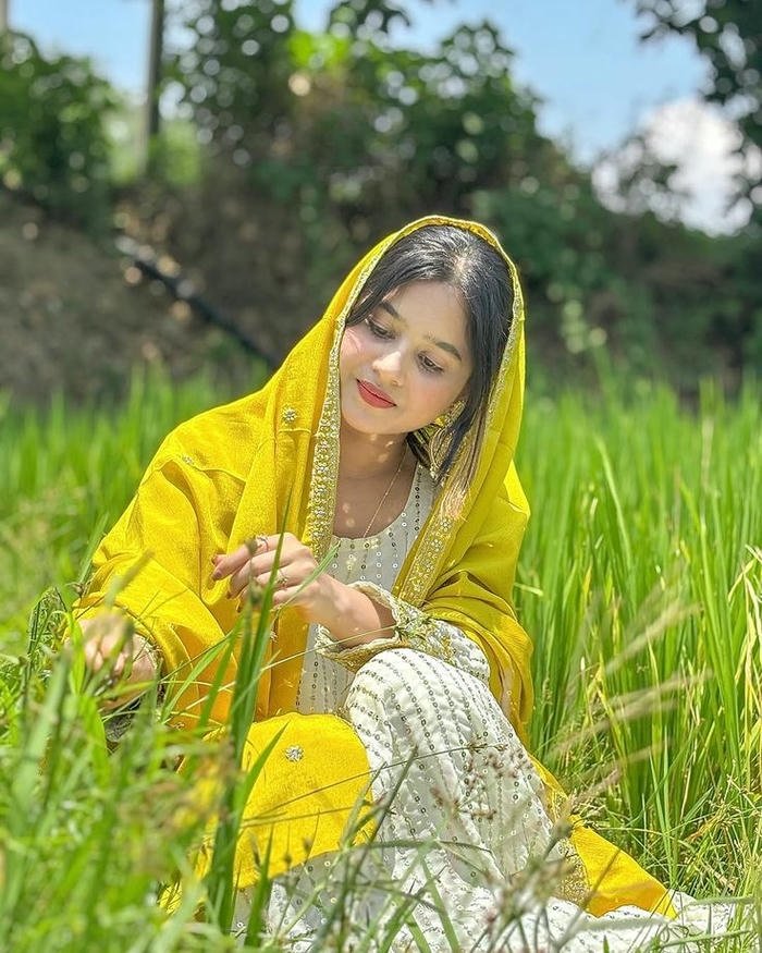 cute girl images for status