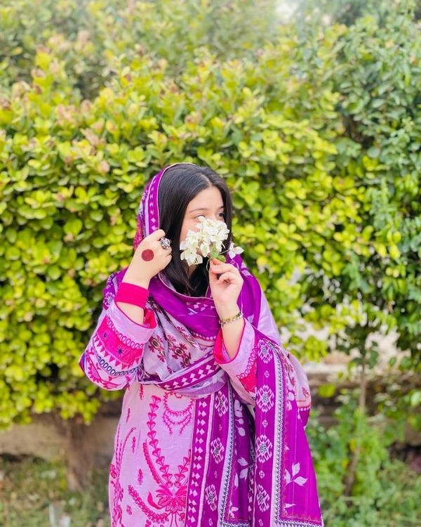 cute girl images with hidden face trendy