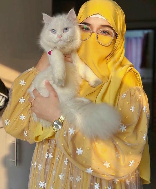 cute profile pic for girls with smile