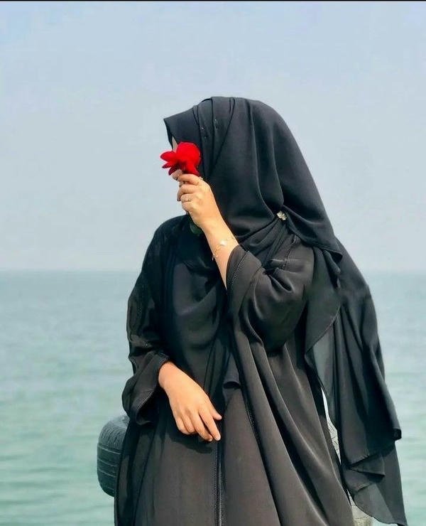 hidden face girl classic look