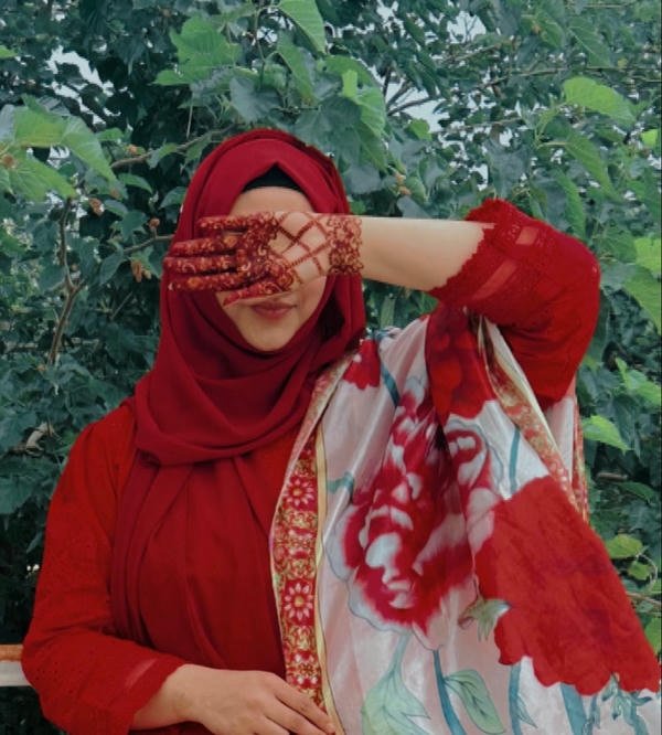 hidden face girl dp soft tone