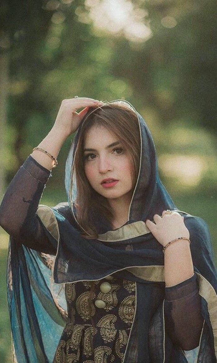 simple cute girl dp