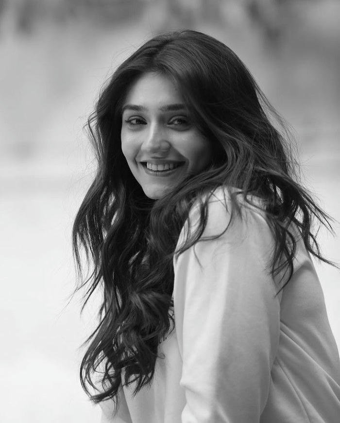 simple girl dp for instagram