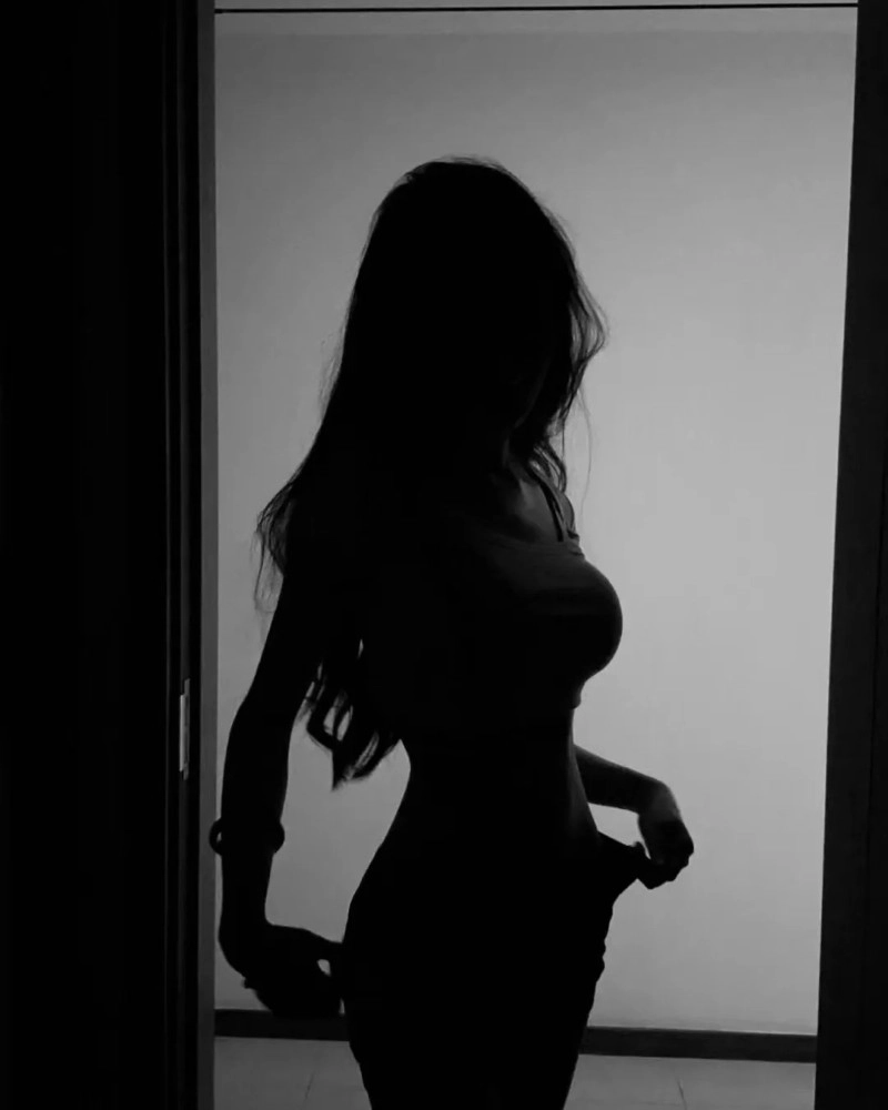 amazing instagram dp for girls black